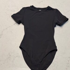 SKIMS black t-shirt bodysuit sz XS